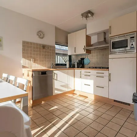 Veermansplaat 25 - Noordzeepark Not For Companies!! * Ouddorp